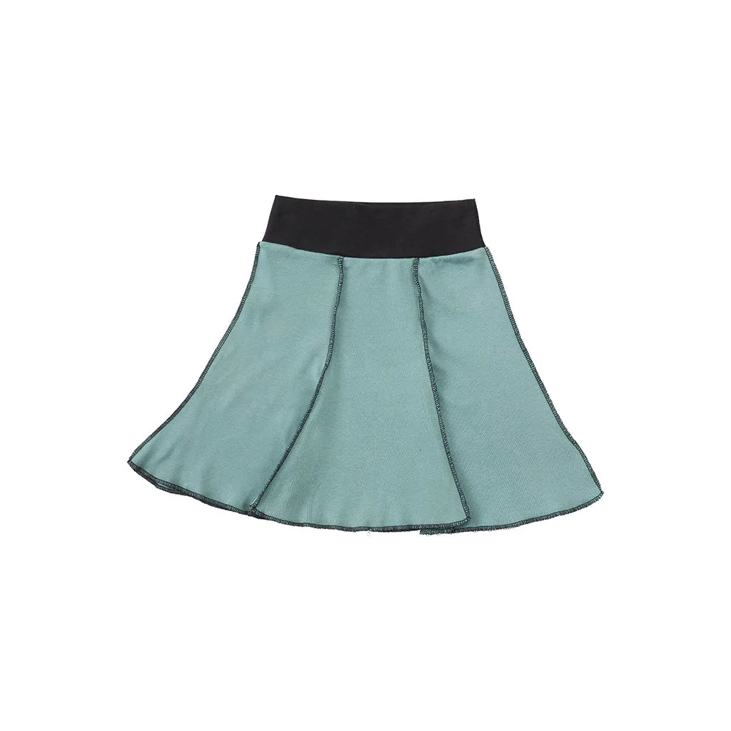 Short Seamed Flare Skirt