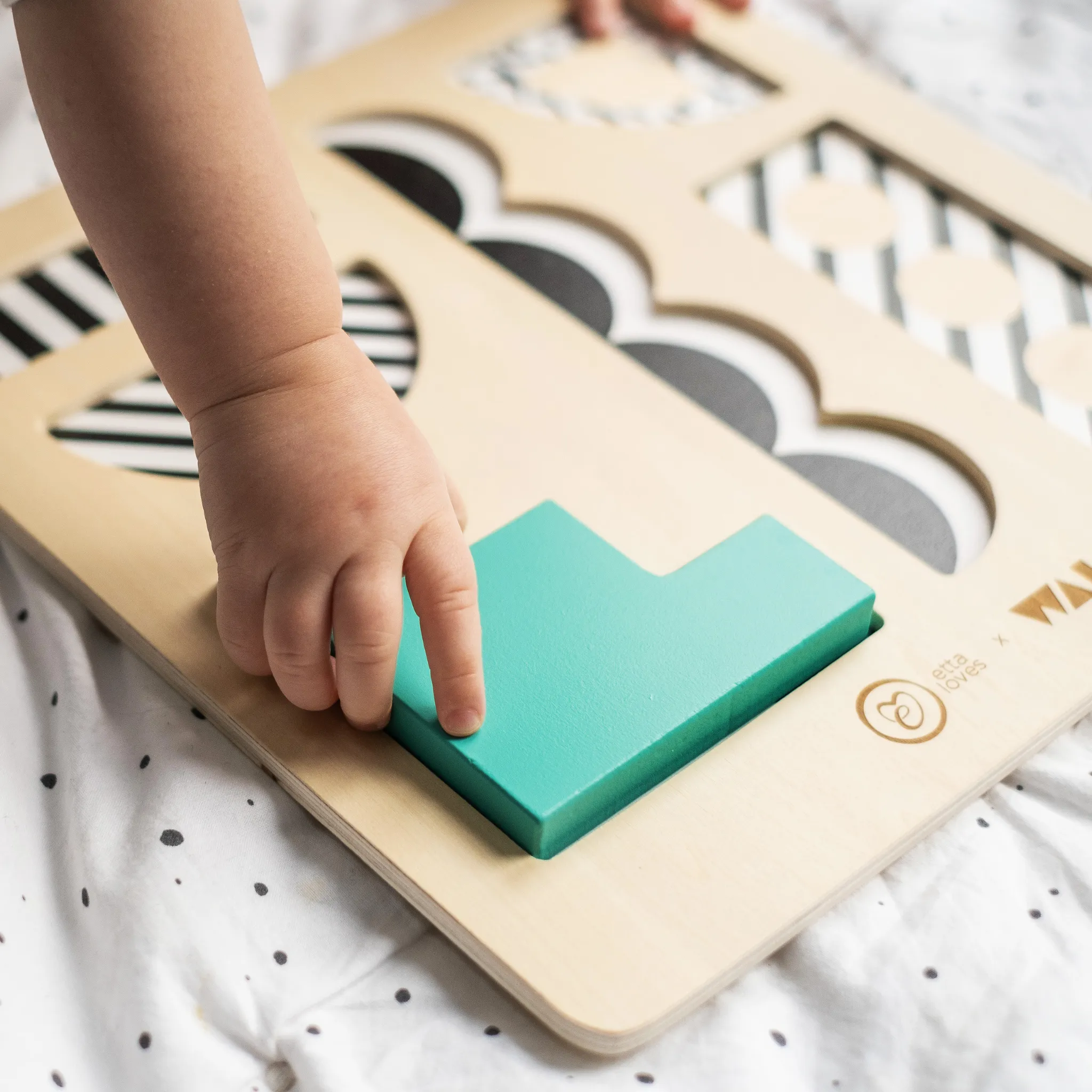 WOODEN PUZZLE BOARD - ETTA LOVES X WALALA STUDIO